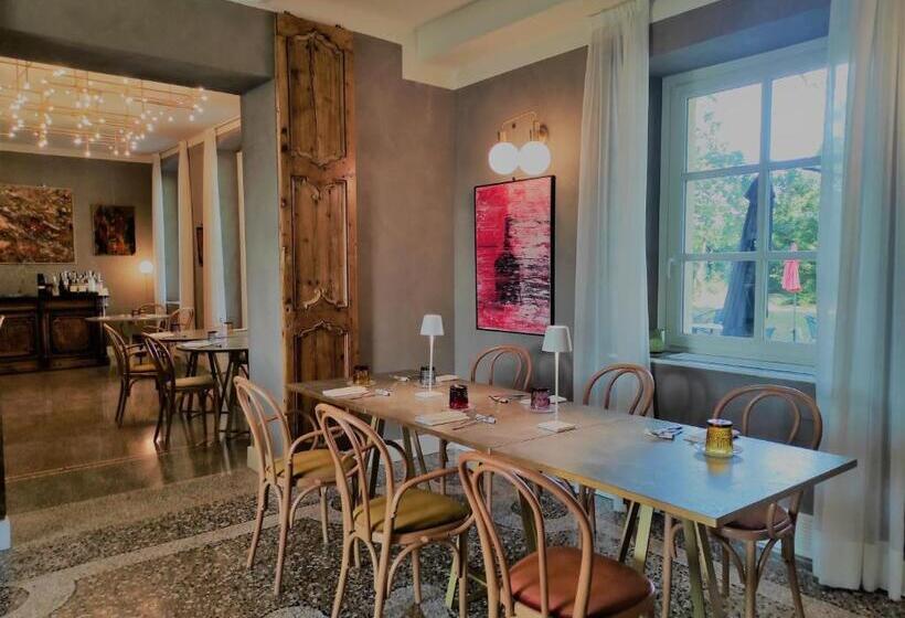 호텔 Capriccio Art