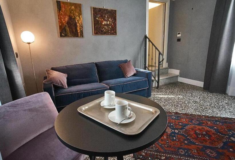 호텔 Capriccio Art