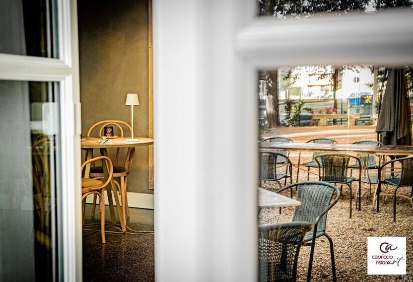 호텔 Capriccio Art