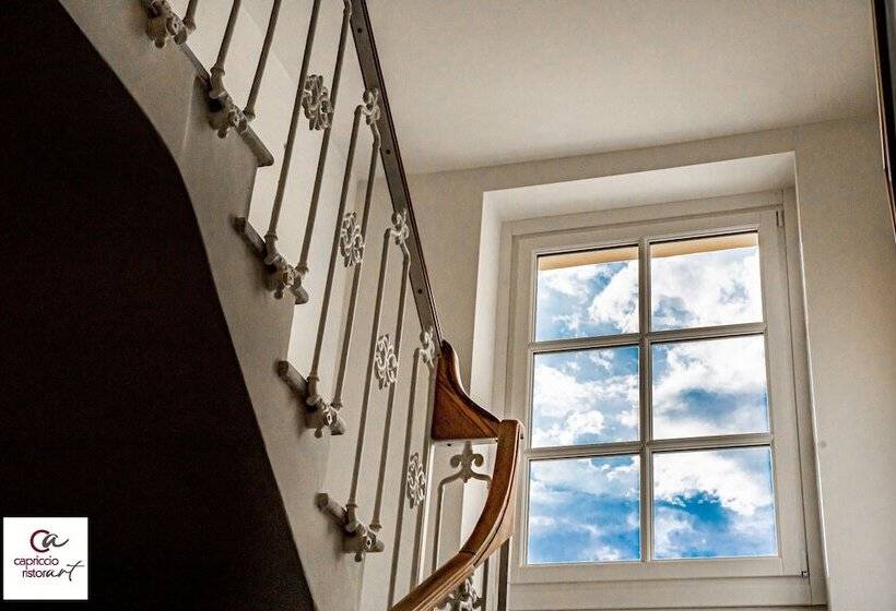 호텔 Capriccio Art