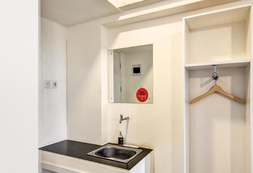 ホテル Collection O 28 Urban Town Karawang