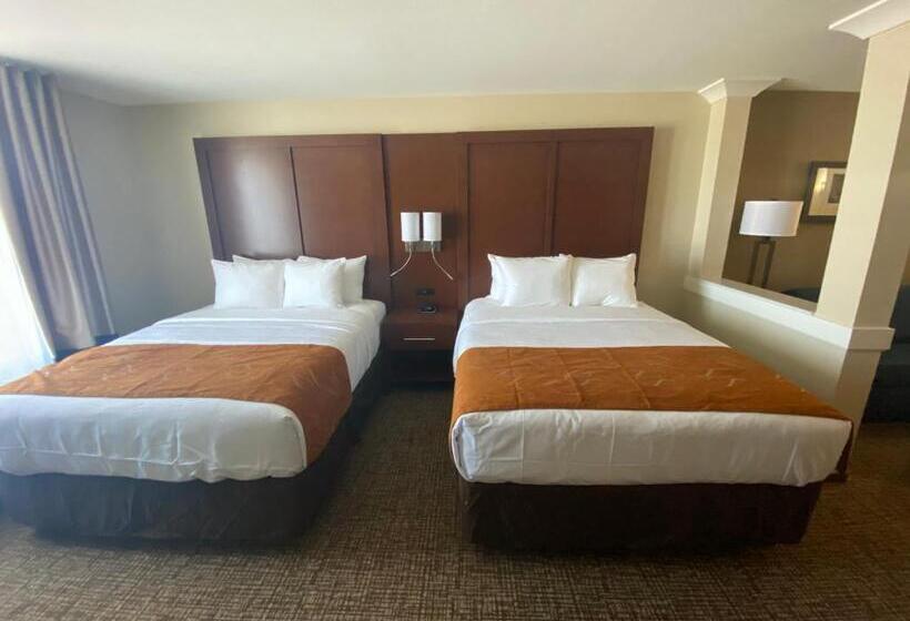 هتل Comfort Suites Midland West