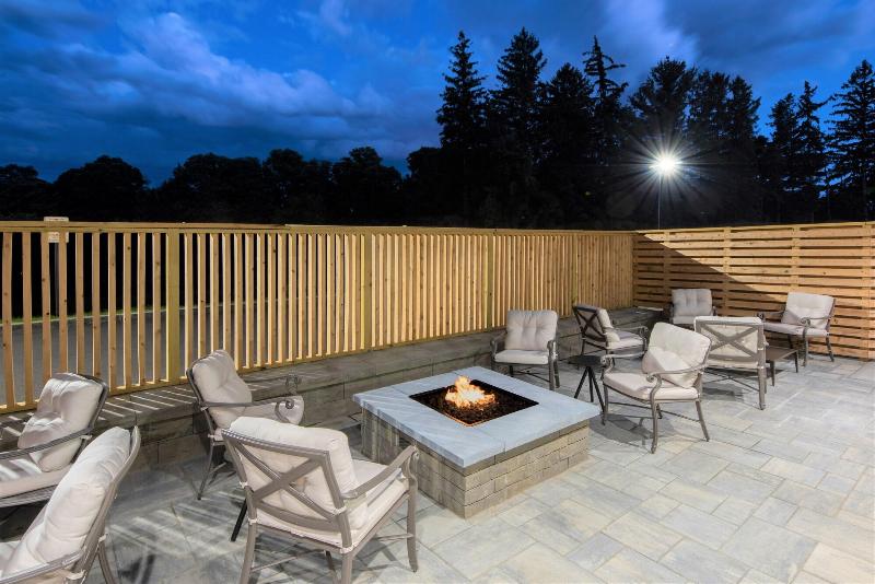 Отель Four Points By Sheraton Albany