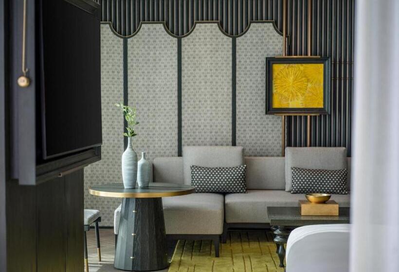 هتل Hoiana  And Suites