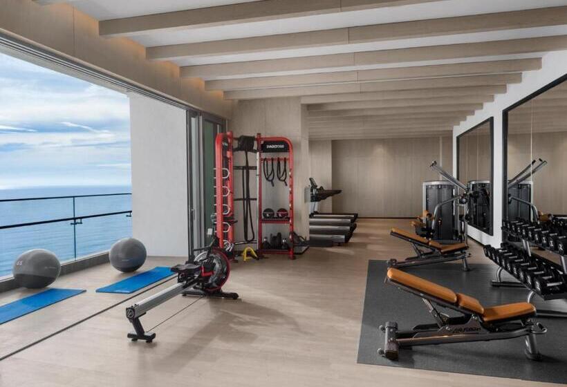 هتل Hoiana  And Suites