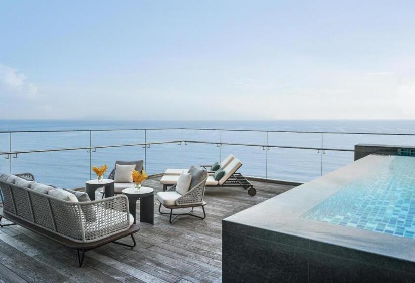 هتل Hoiana  And Suites