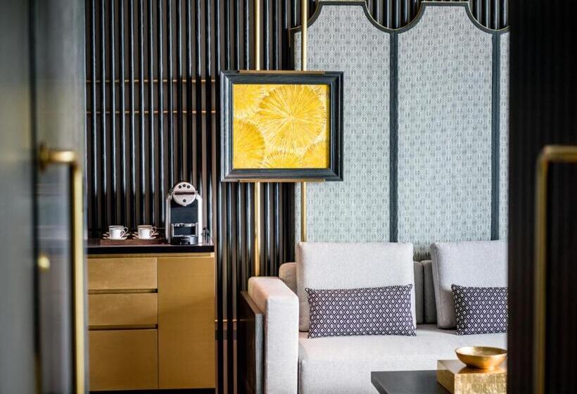 هتل Hoiana  And Suites