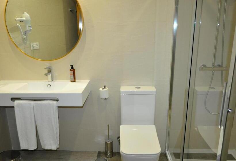 هتل Hostal Restaurante Villa De Brihuega