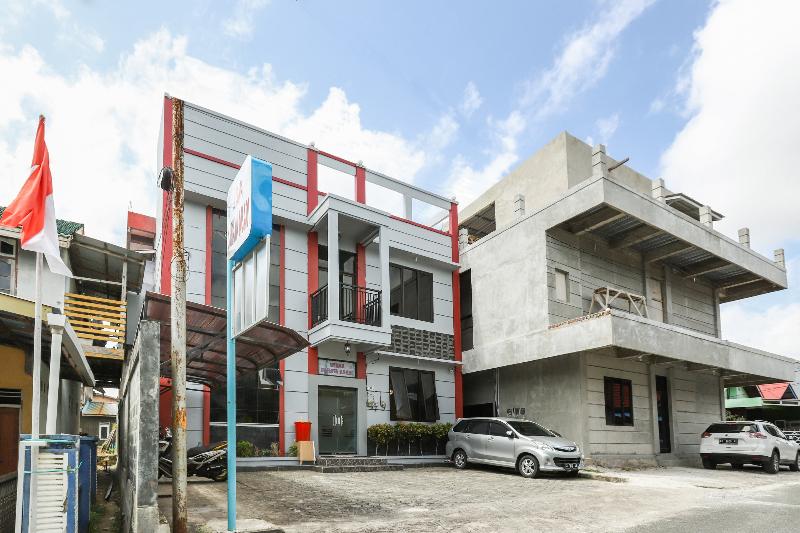 هتل Reddoorz Near Wisma Cahaya Abadi Sepinggan Airport Balikpapan
