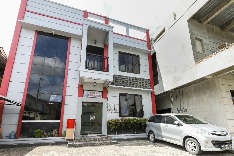 هتل Reddoorz Near Wisma Cahaya Abadi Sepinggan Airport Balikpapan