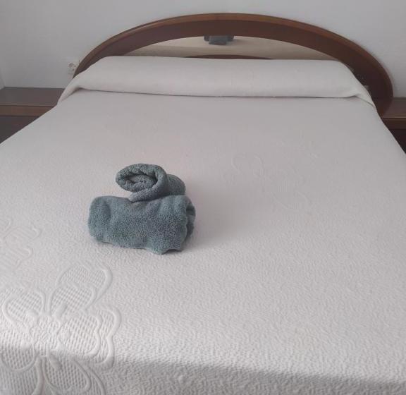 Отель Restaurante La Barca