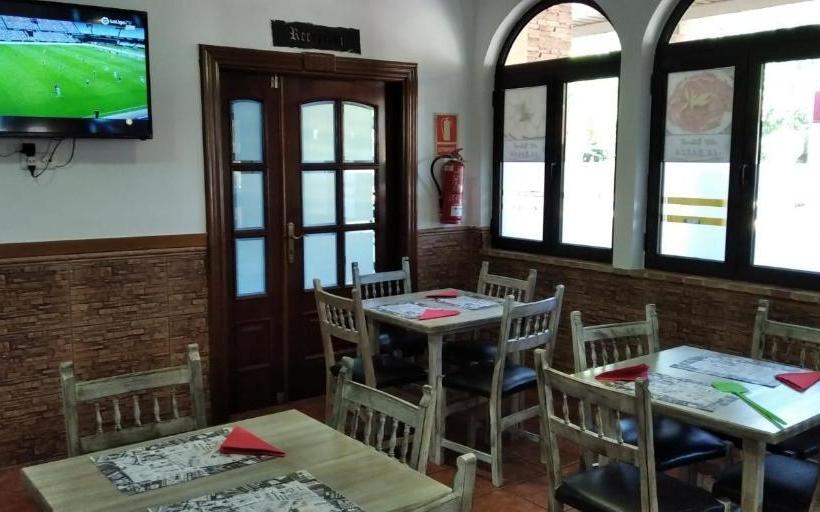 Отель Restaurante La Barca