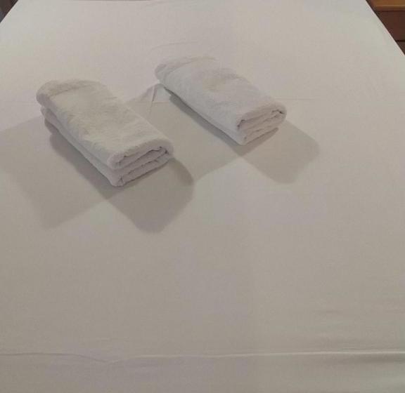 Отель Restaurante La Barca