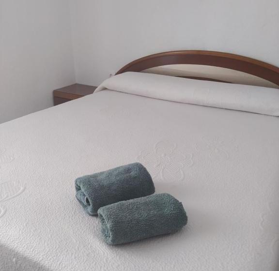 Отель Restaurante La Barca