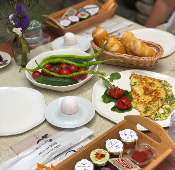 בית מלון כפרי Trilye Bay C Konak