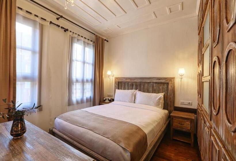 هتل Trilye Bay C Konak