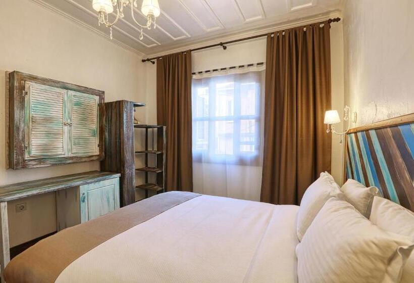 בית מלון כפרי Trilye Bay C Konak