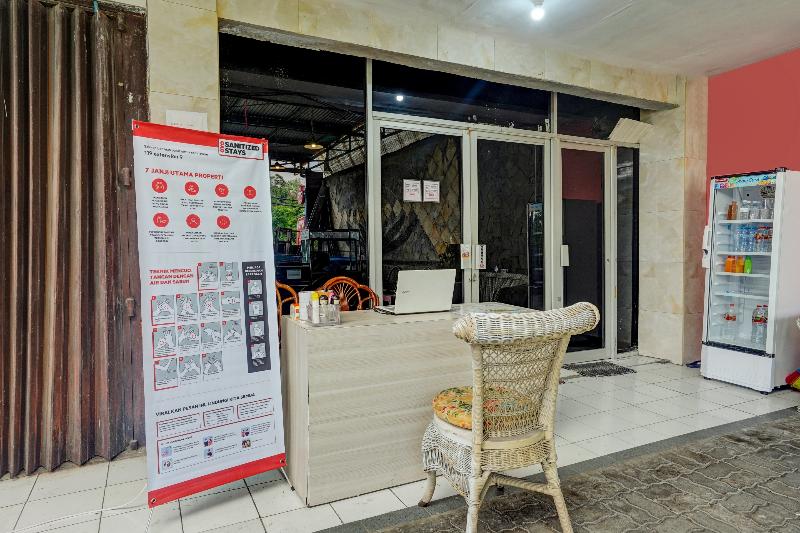 Hotel Yellow Sapphire Redpartner Near Mayjend Sungkono