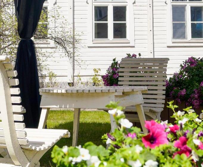 Kartanomajoitus Sofia & Angelique