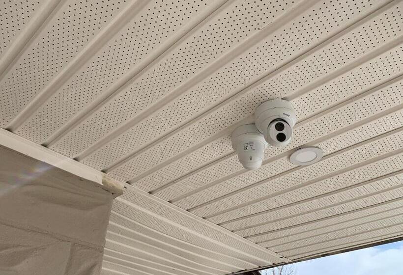 モーテル Champlain Motor Inn