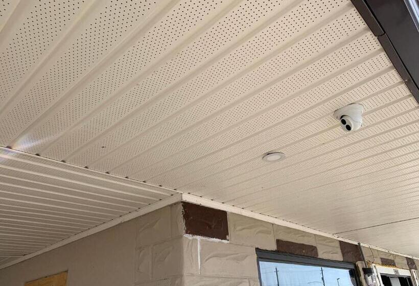 モーテル Champlain Motor Inn