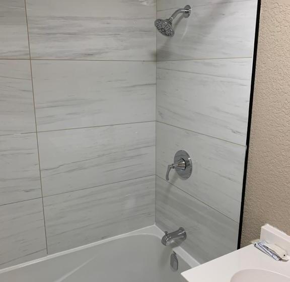 モーテル Champlain Motor Inn