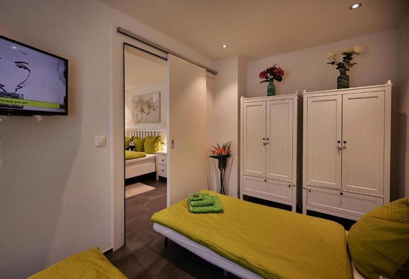 بنسيون Da Maurizio Suites