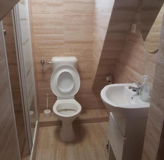 膳宿费 Lara Guest House