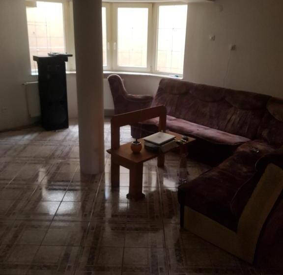 膳宿费 Lara Guest House