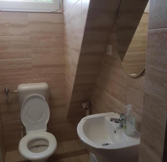 膳宿费 Lara Guest House