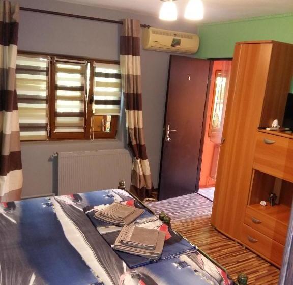 פנסיון Searooms