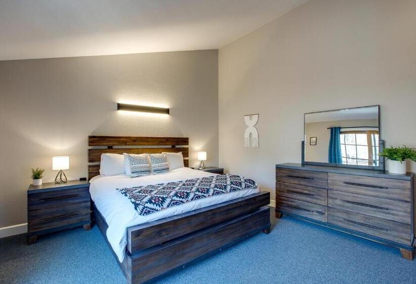 The Bivvi Hostel Telluride