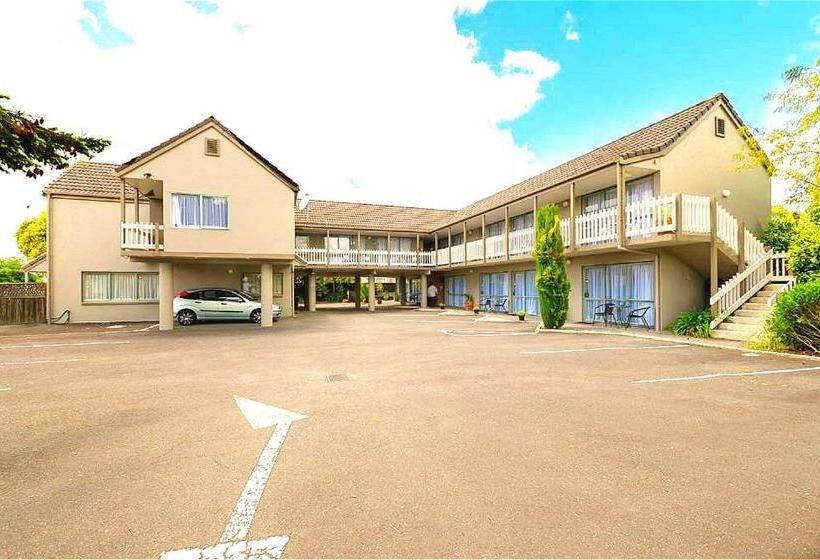 Accolade Lodge Motel