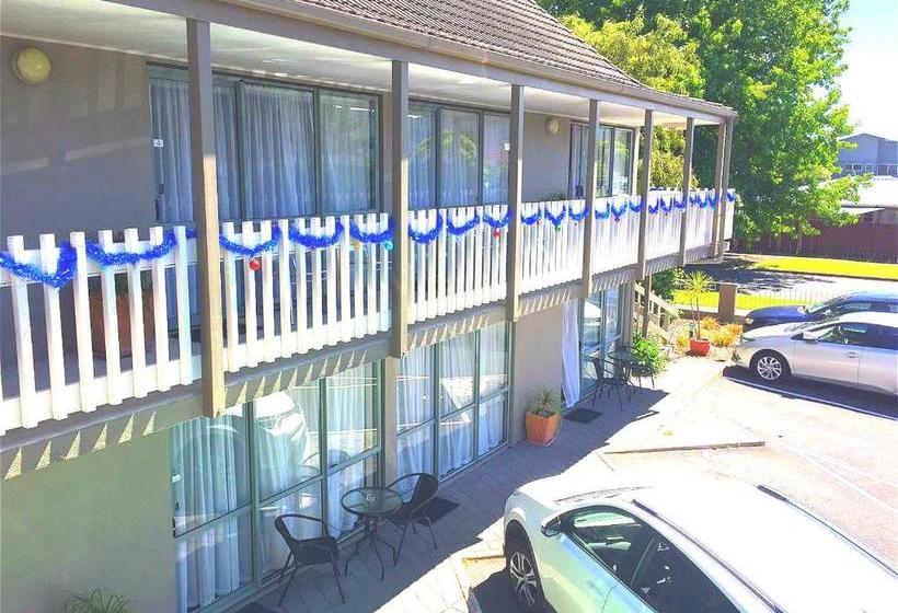 Accolade Lodge Motel