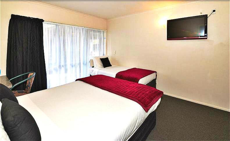 Accolade Lodge Motel