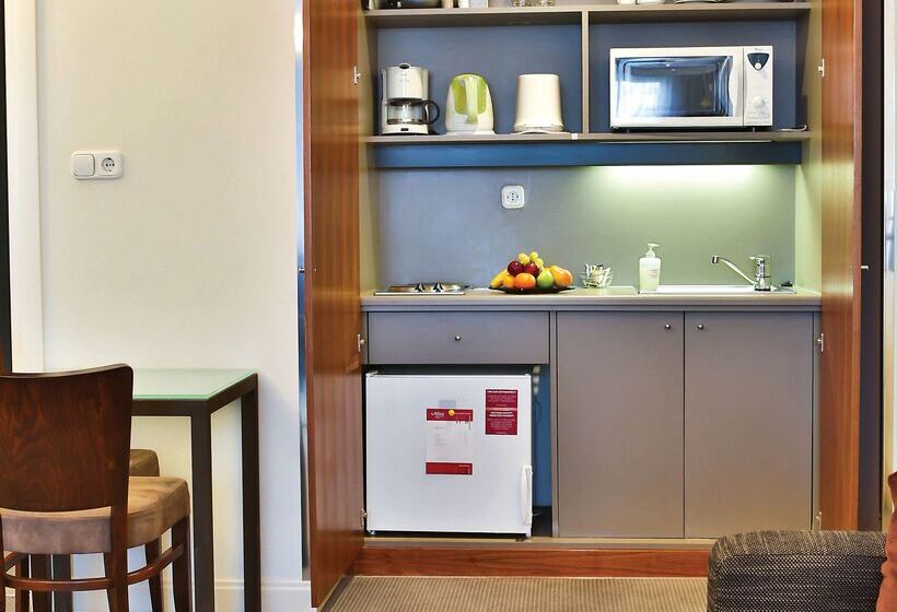 Adina Apartment Hotel Budapest