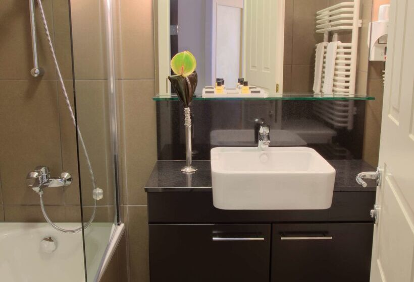 Adina Apartment Hotel Budapest