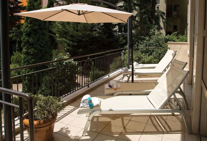 Adina Apartment Hotel Budapest