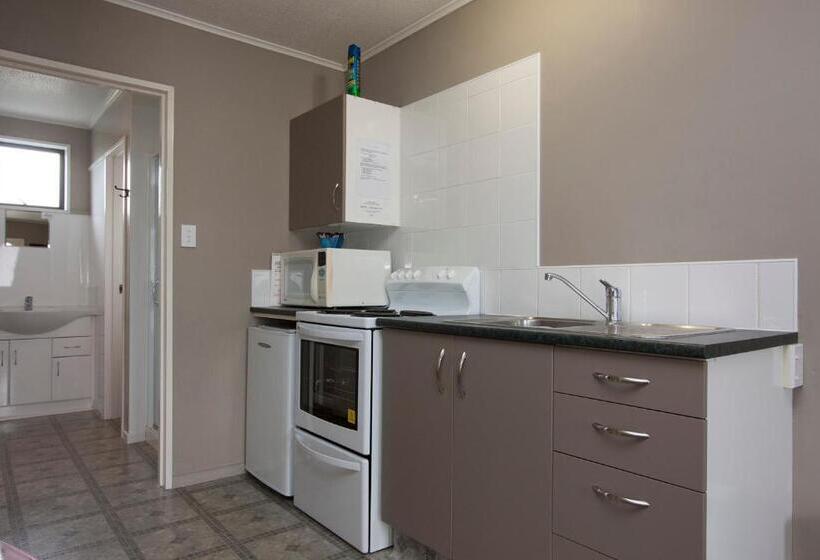 Coronation Park Motels