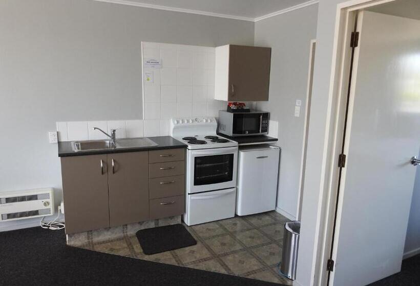 Coronation Park Motels