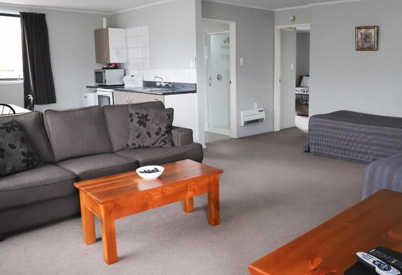 Coronation Park Motels