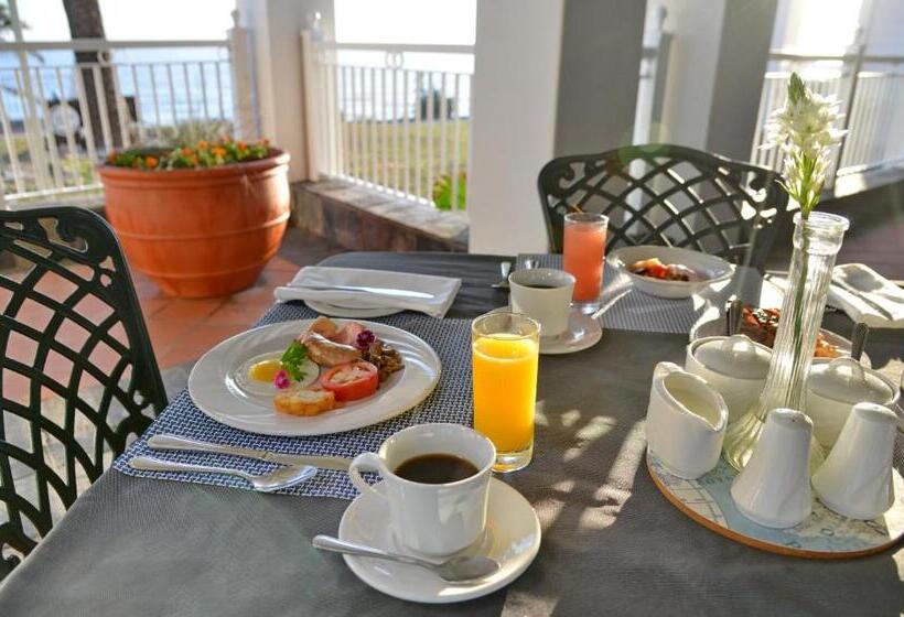 Courtyard Hotel Gqeberha