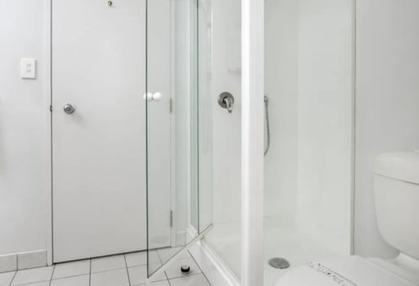 Crown On Cintra Lane