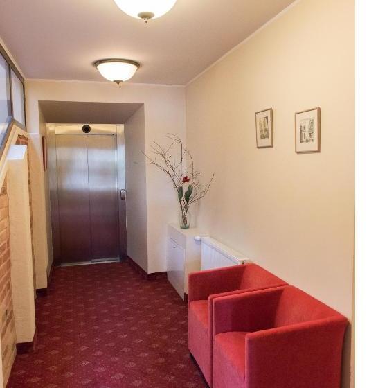 هتل Alexa Old Town