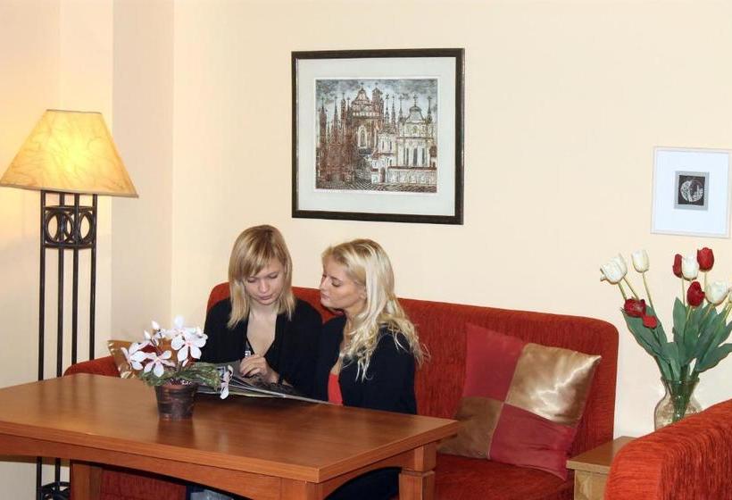 هتل Alexa Old Town