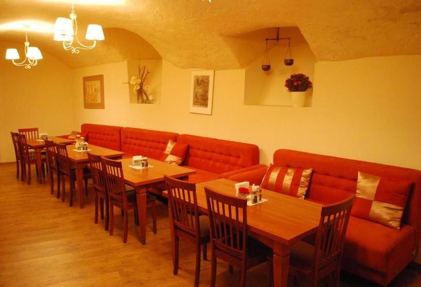 هتل Alexa Old Town