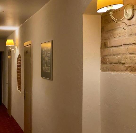 هتل Alexa Old Town