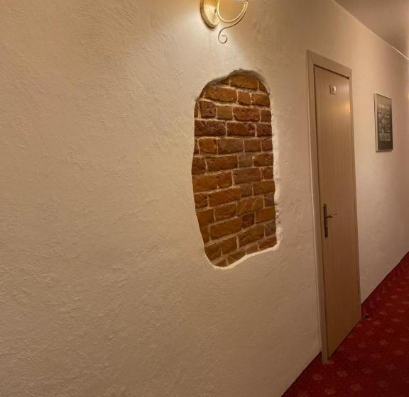 هتل Alexa Old Town