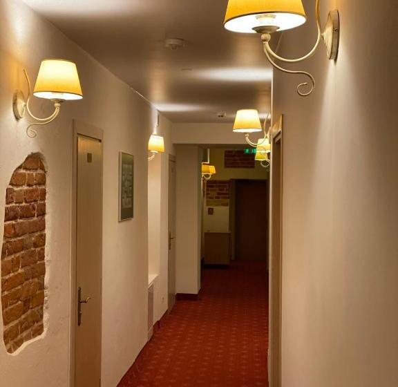 هتل Alexa Old Town