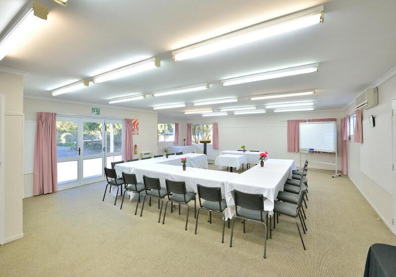 Manukau Hotel & Conference Centre